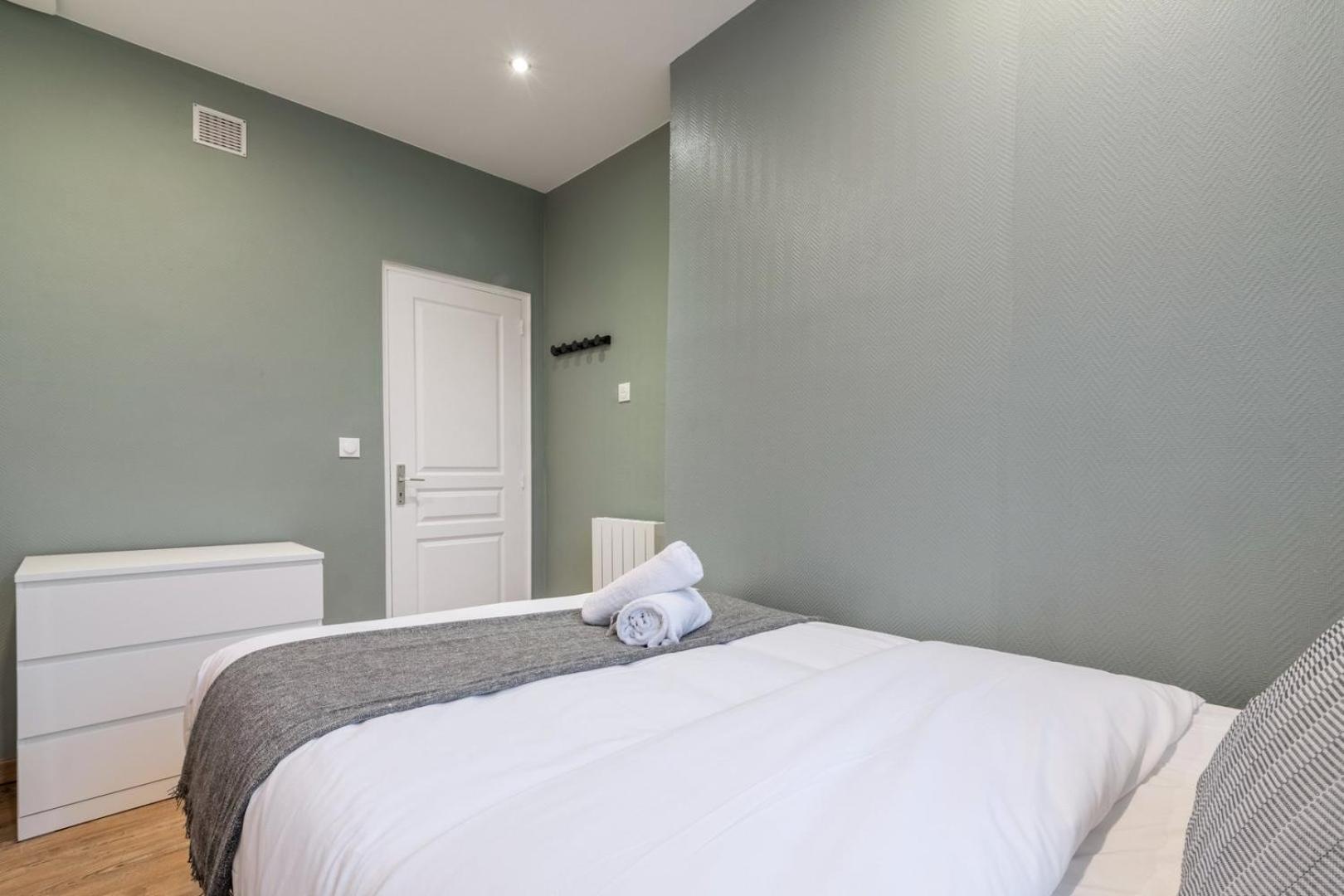 Apartment For 4 In Front Of Lille Flandres Station Exterior foto