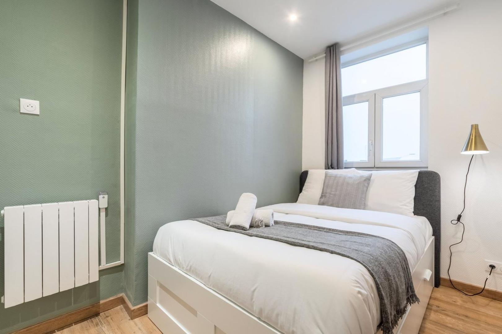 Apartment For 4 In Front Of Lille Flandres Station Exterior foto